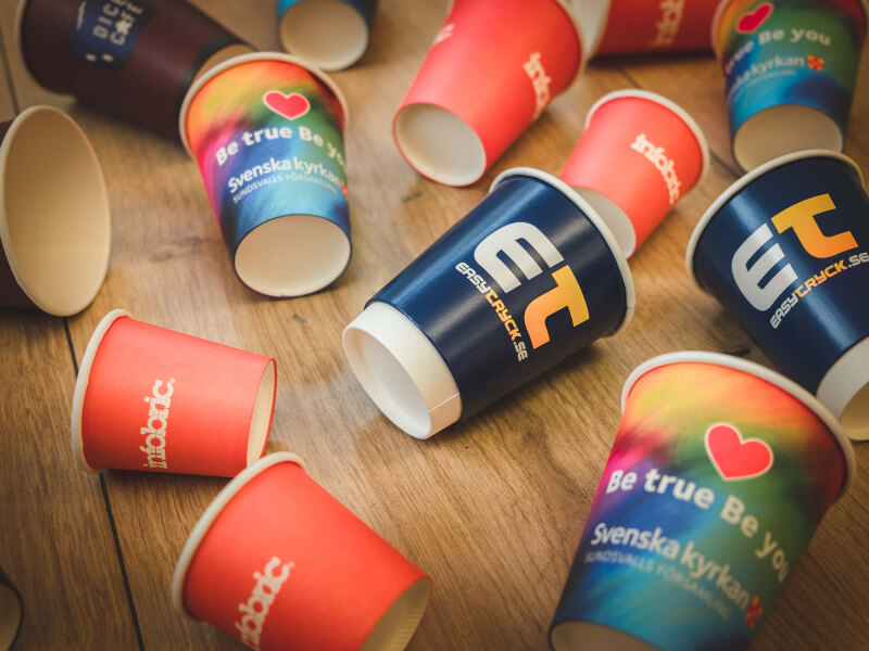 Pappersmuggar med tryck